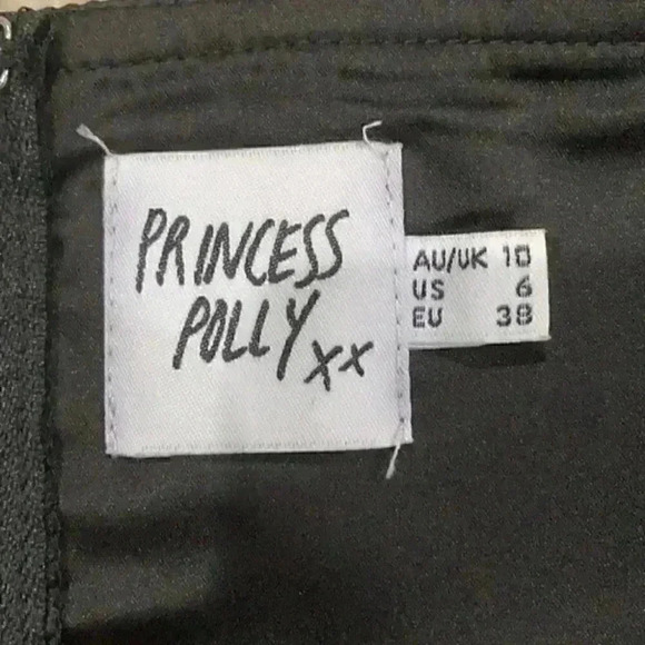 Princess Polly back satin feeling lace front top in size 6 - Picture 4 of 5